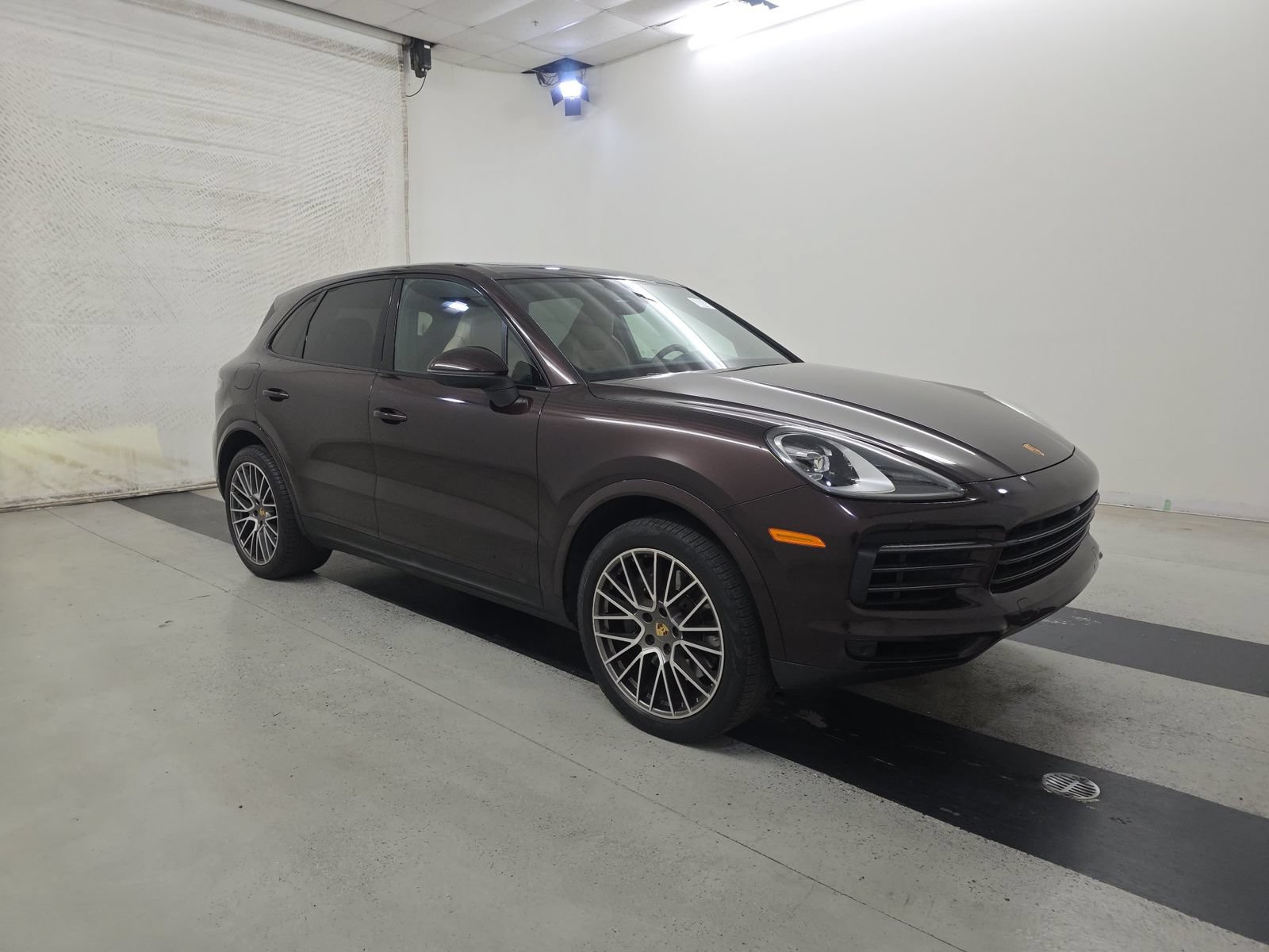 Used 2023 Porsche Cayenne Platinum Edition AWD/4WD image 4