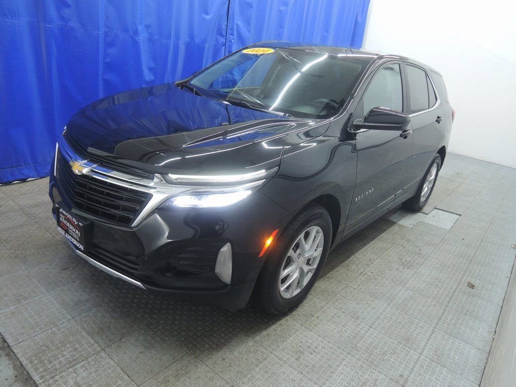 Used 2024 Chevrolet Equinox LT image 3