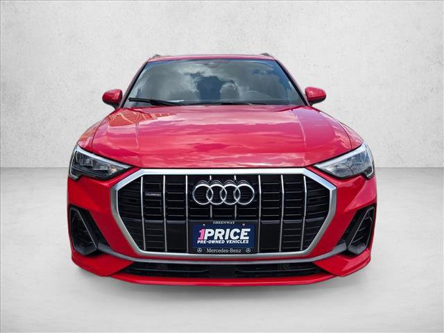 Used 2020 Audi Q3 2.0T Premium w/ Convenience Package AWD/4WD image 2
