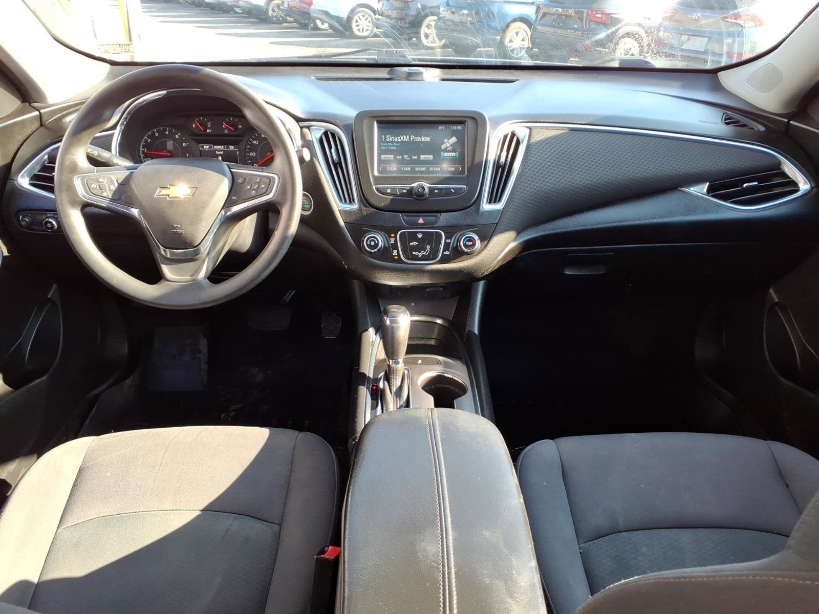 Used 2017 Chevrolet Malibu LT image 7