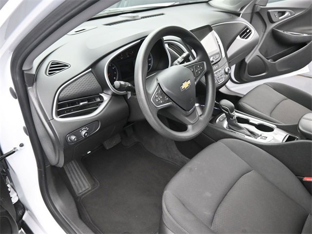 Used 2025 Chevrolet Malibu LT image 9