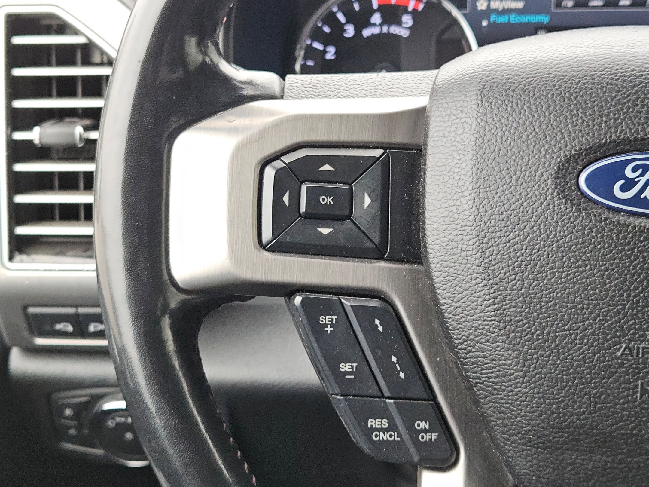 Used 2019 Ford F250 Platinum w/ FX4 Off-Road Package AWD/4WD image 21
