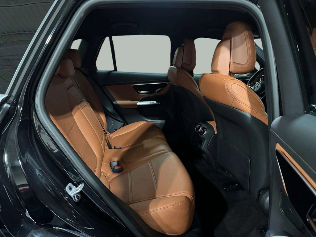 Used 2024 Mercedes-Benz GLC 300 4MATIC image 22