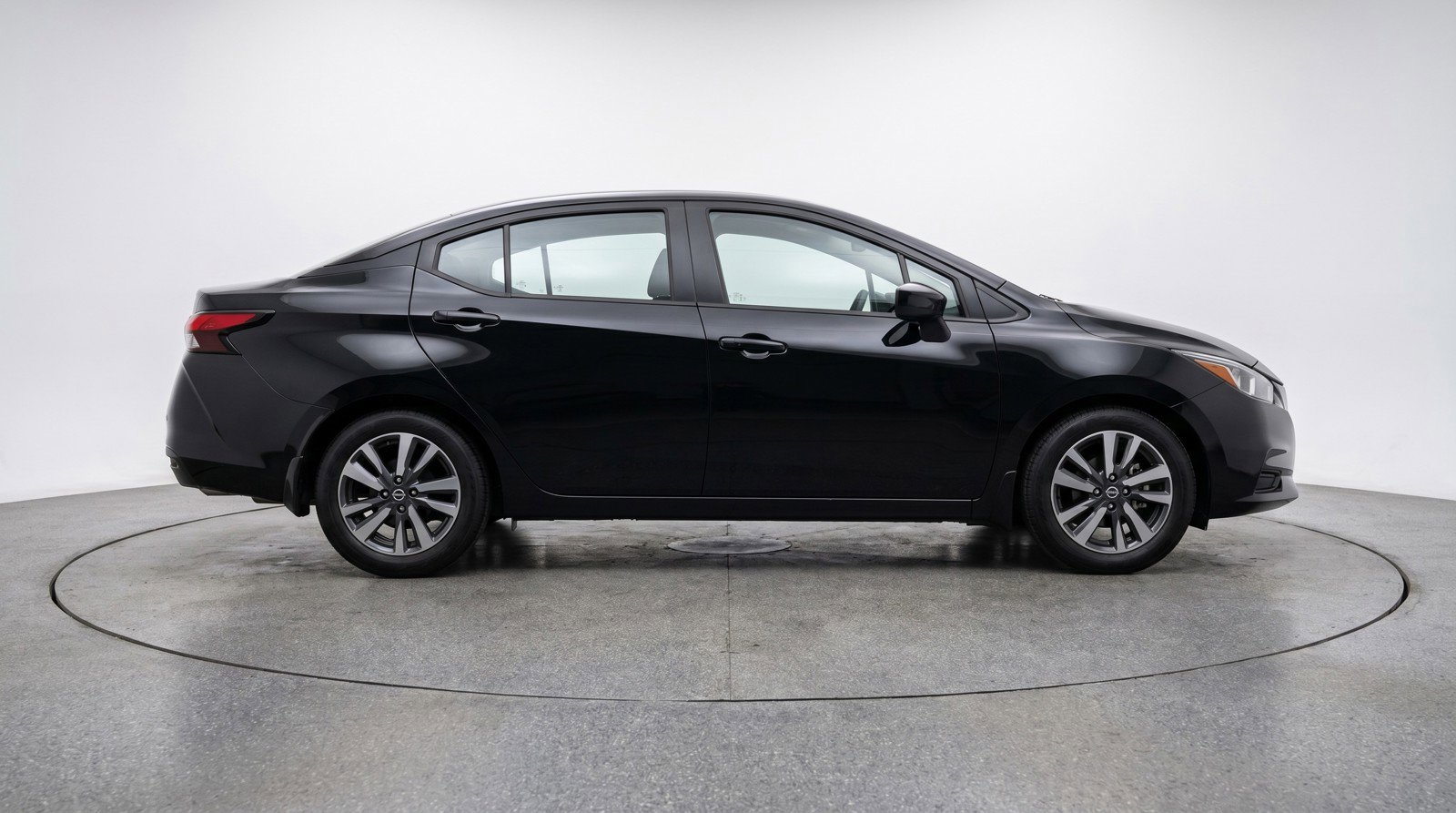 Used 2025 Nissan Versa SV FWD image 9
