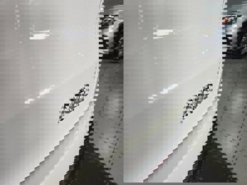 Used 2010 Saturn Outlook XR image 31