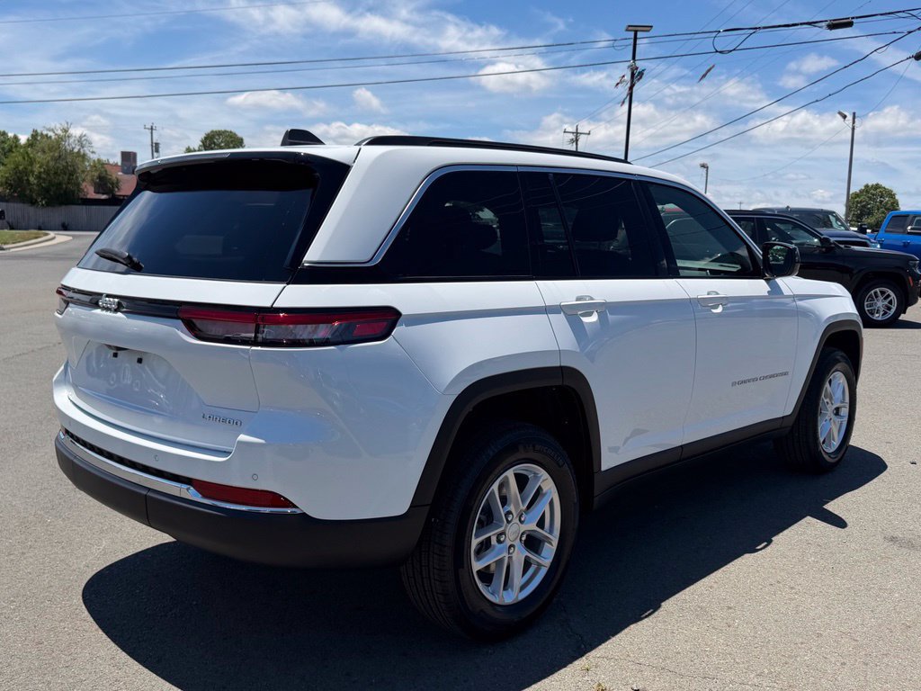 New 2026 Jeep Grand Cherokee Laredo RWD image 3
