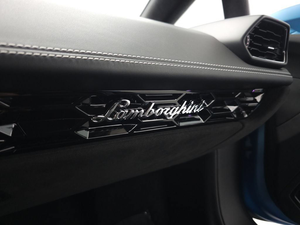 Used 2022 Lamborghini Huracan EVO RWD image 35
