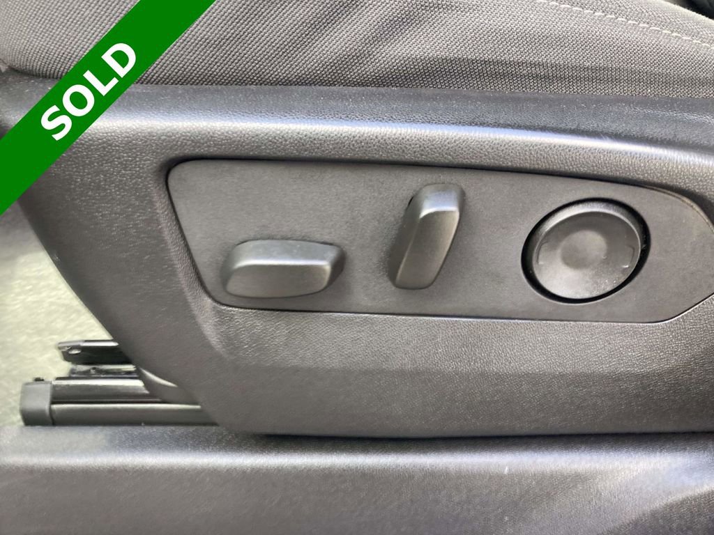 Used 2024 Chevrolet Silverado 2500 Custom w/ Custom Value Package image 17