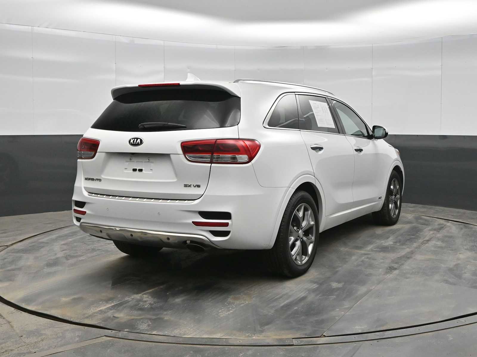 Used 2018 Kia Sorento SX image 7