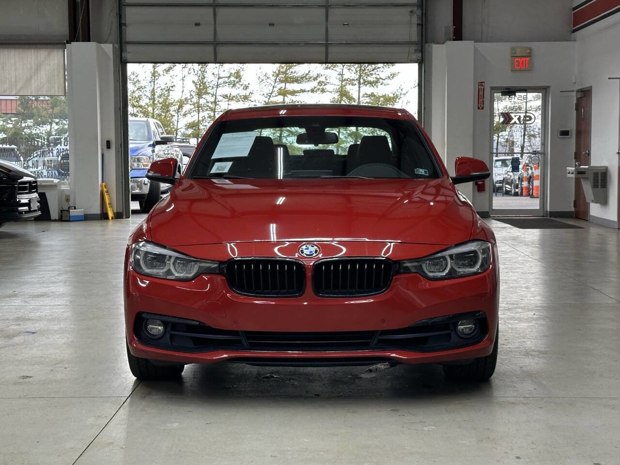 Used 2018 BMW 330i xDrive 330i xDrive AWD 4dr Sedan image 6