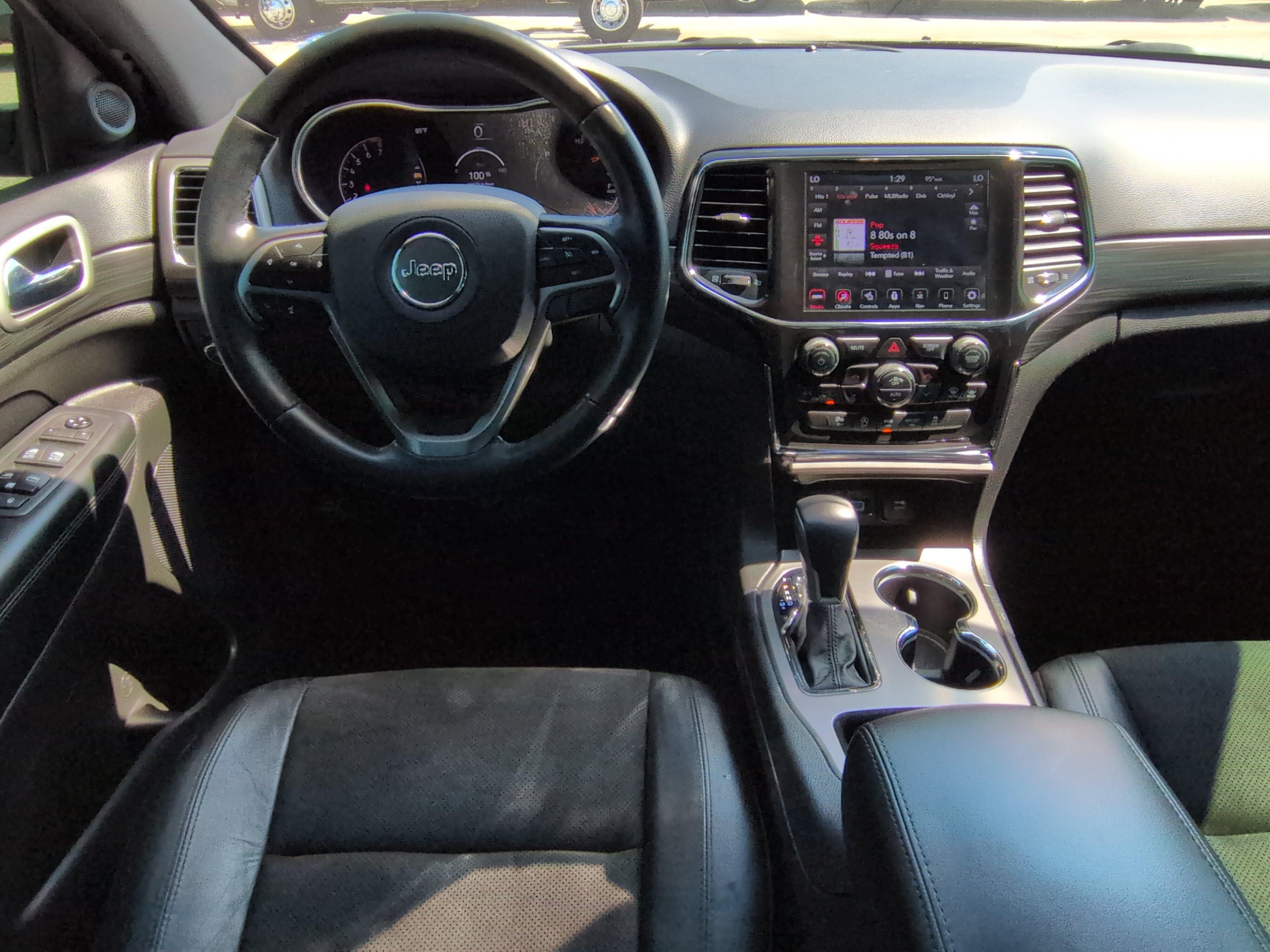 Used 2021 Jeep Grand Cherokee Laredo X RWD image 14