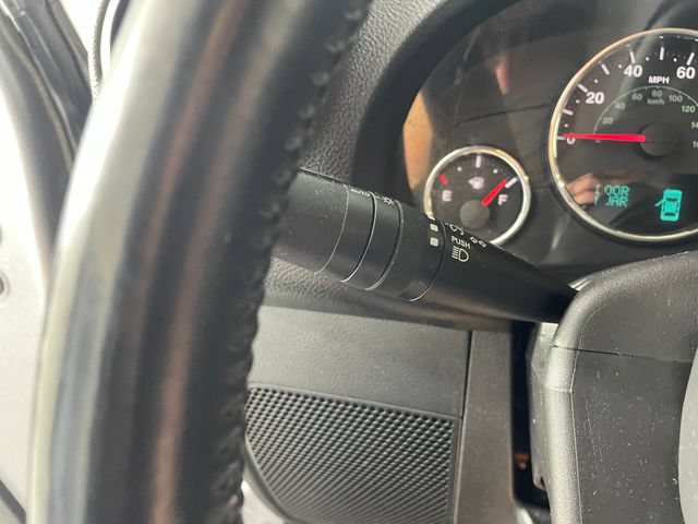 Used 2018 Jeep Wrangler Unlimited Sahara w/ Connectivity Group AWD/4WD image 15