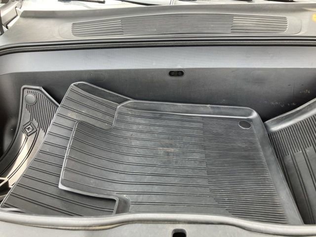 Used 2022 Rivian R1T Adventure image 39