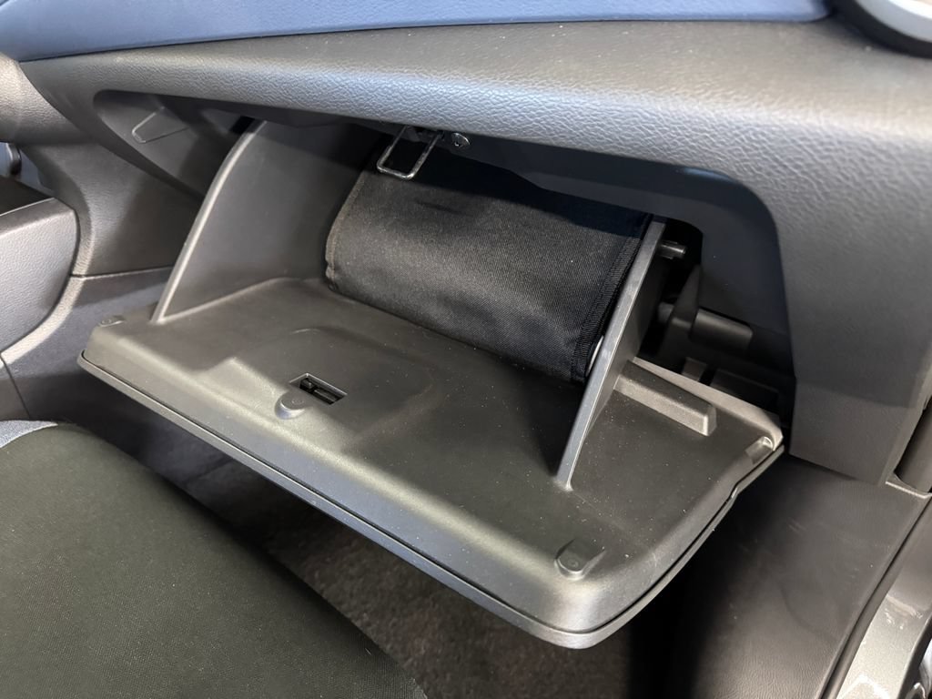 Used 2025 Nissan Versa SV FWD image 29