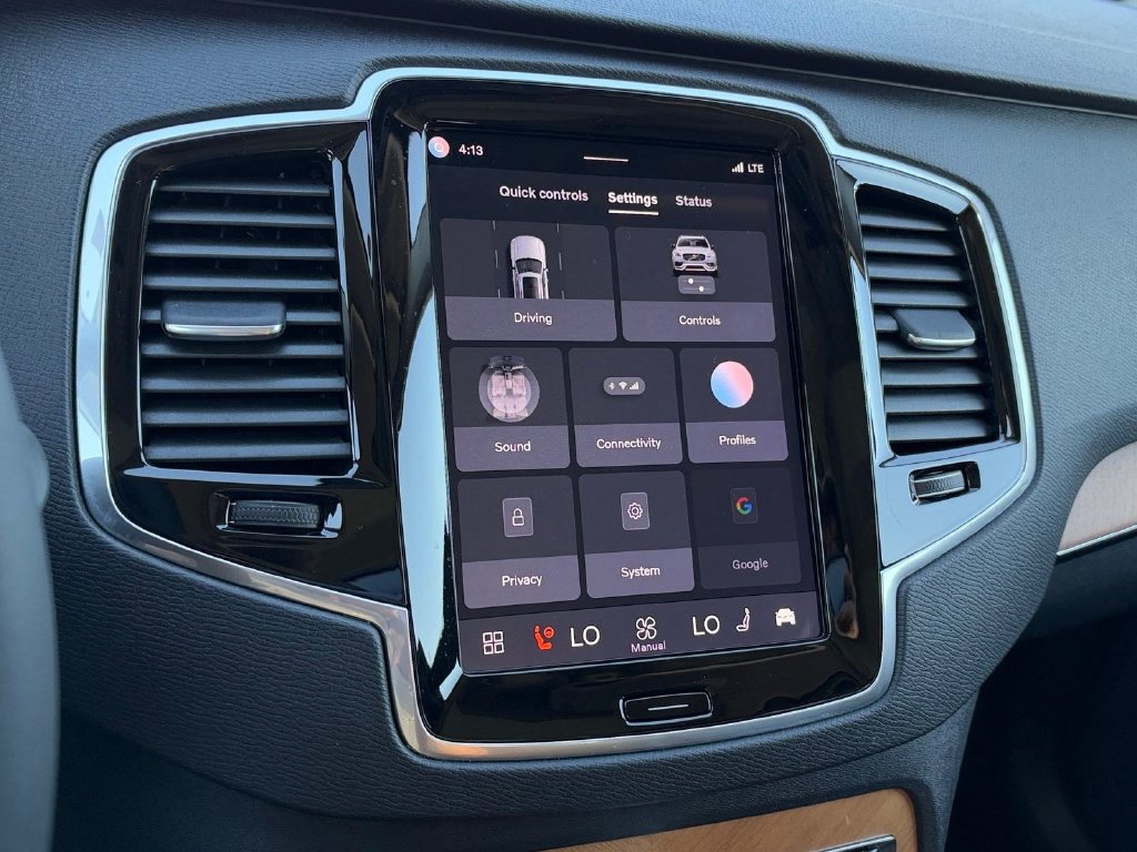 Certified 2024 Volvo XC90 B5 Plus AWD/4WD image 19