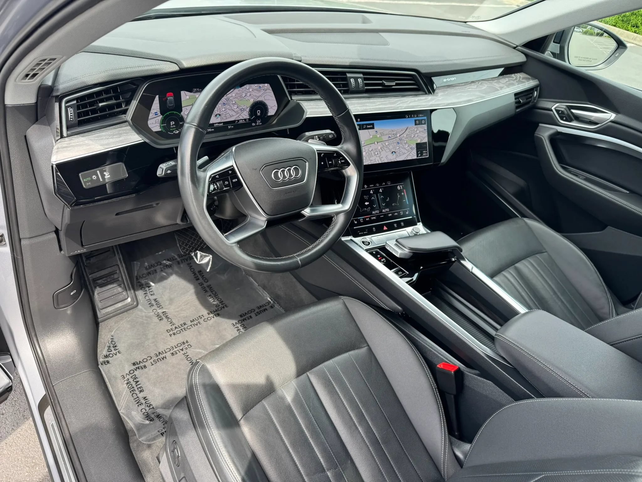 Used 2022 Audi e-tron Premium Plus w/ Premium Plus Package AWD/4WD image 21