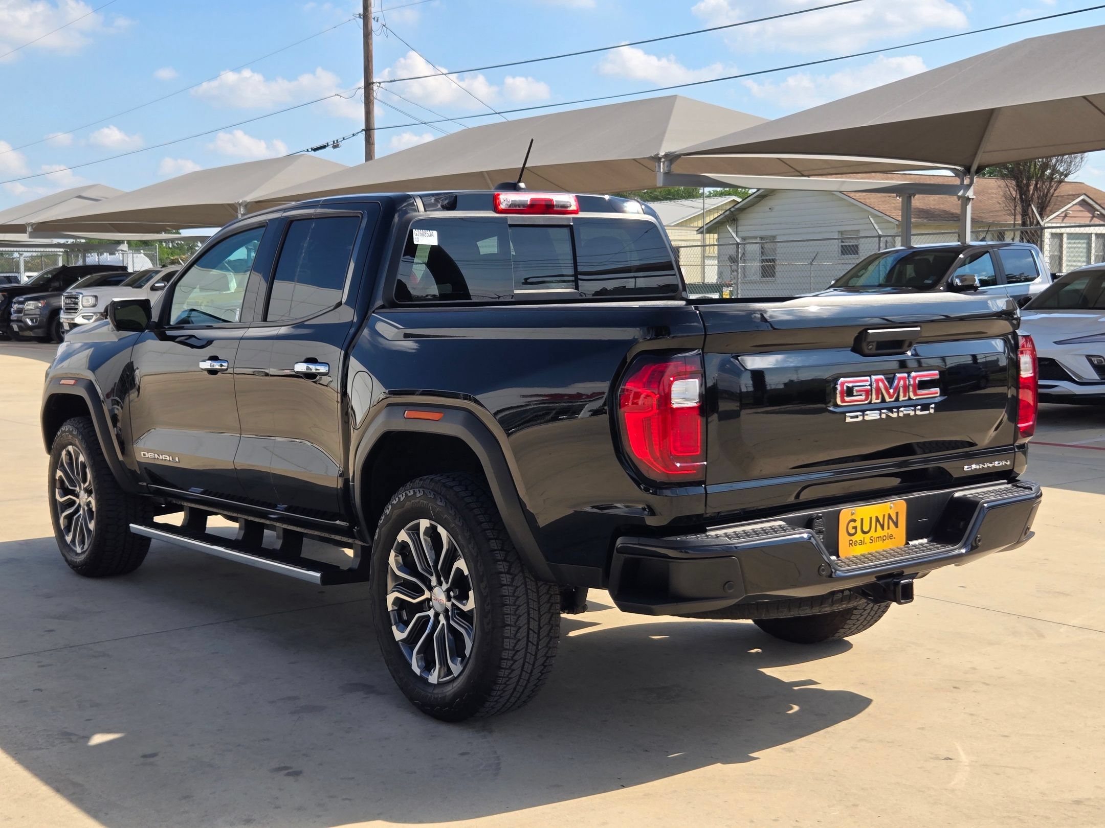 Certified 2025 GMC Canyon Denali AWD/4WD image 5