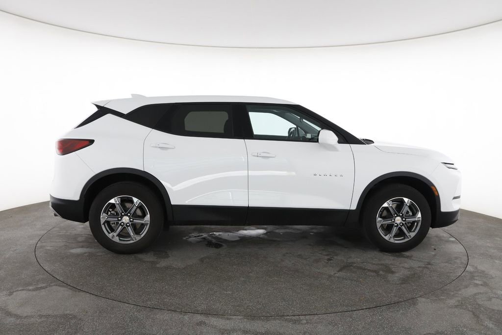 Used 2025 Chevrolet Blazer LT FWD image 14