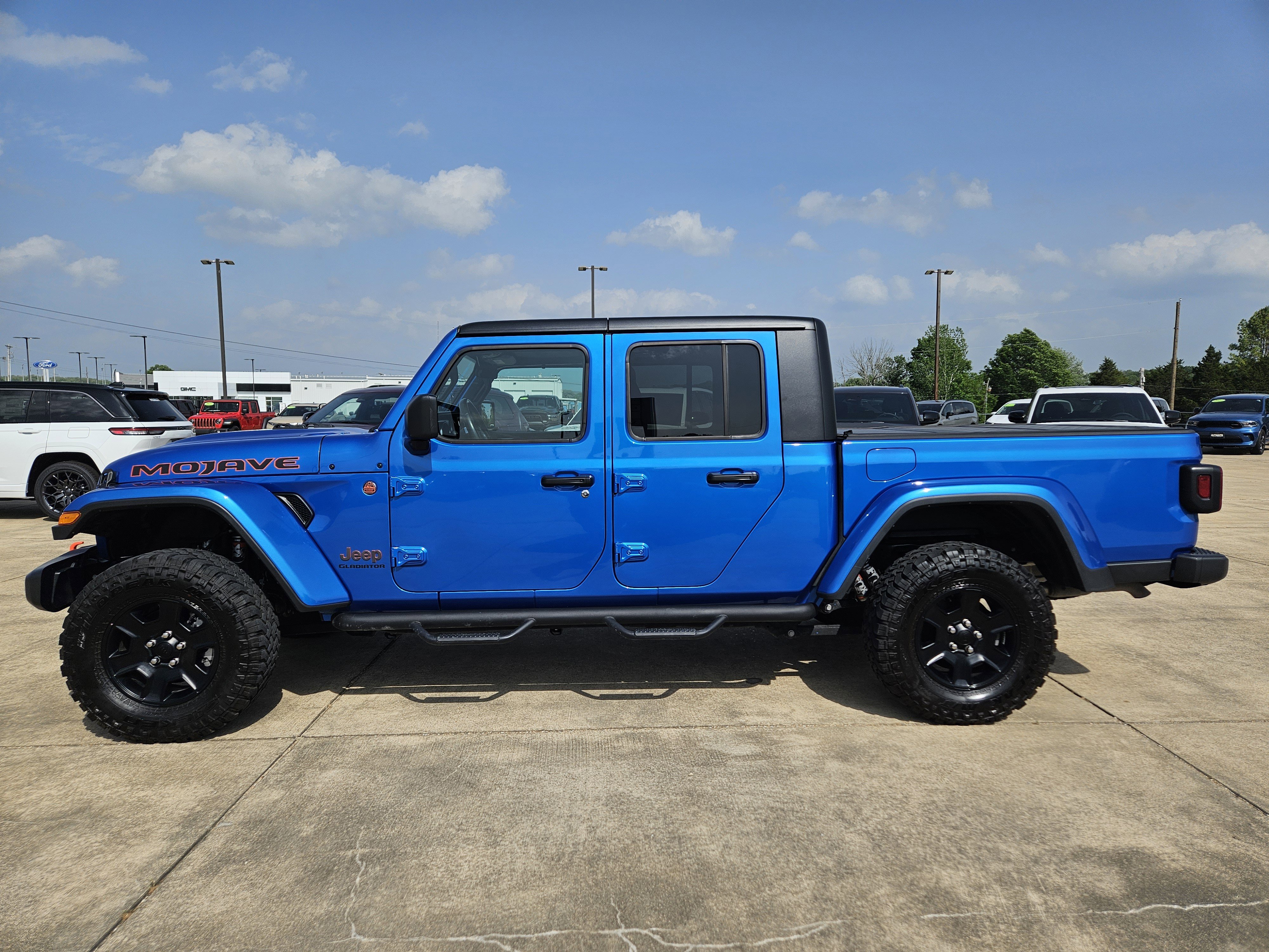 Used 2021 Jeep Gladiator Mojave w/ Trailer Tow Package AWD/4WD image 3