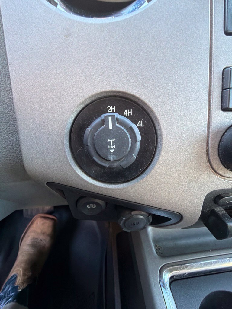 Used 2016 Ford F250 XLT w/ FX4 Off-Road Package AWD/4WD image 21