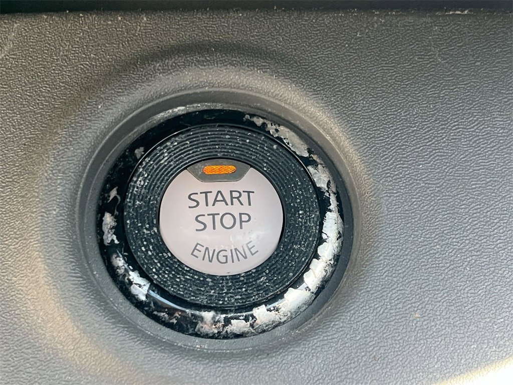 Used 2020 Nissan Frontier SV image 21