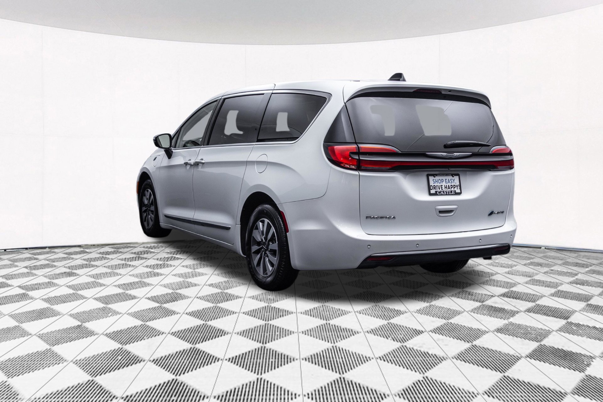 Used 2023 Chrysler Pacifica Limited FWD image 9