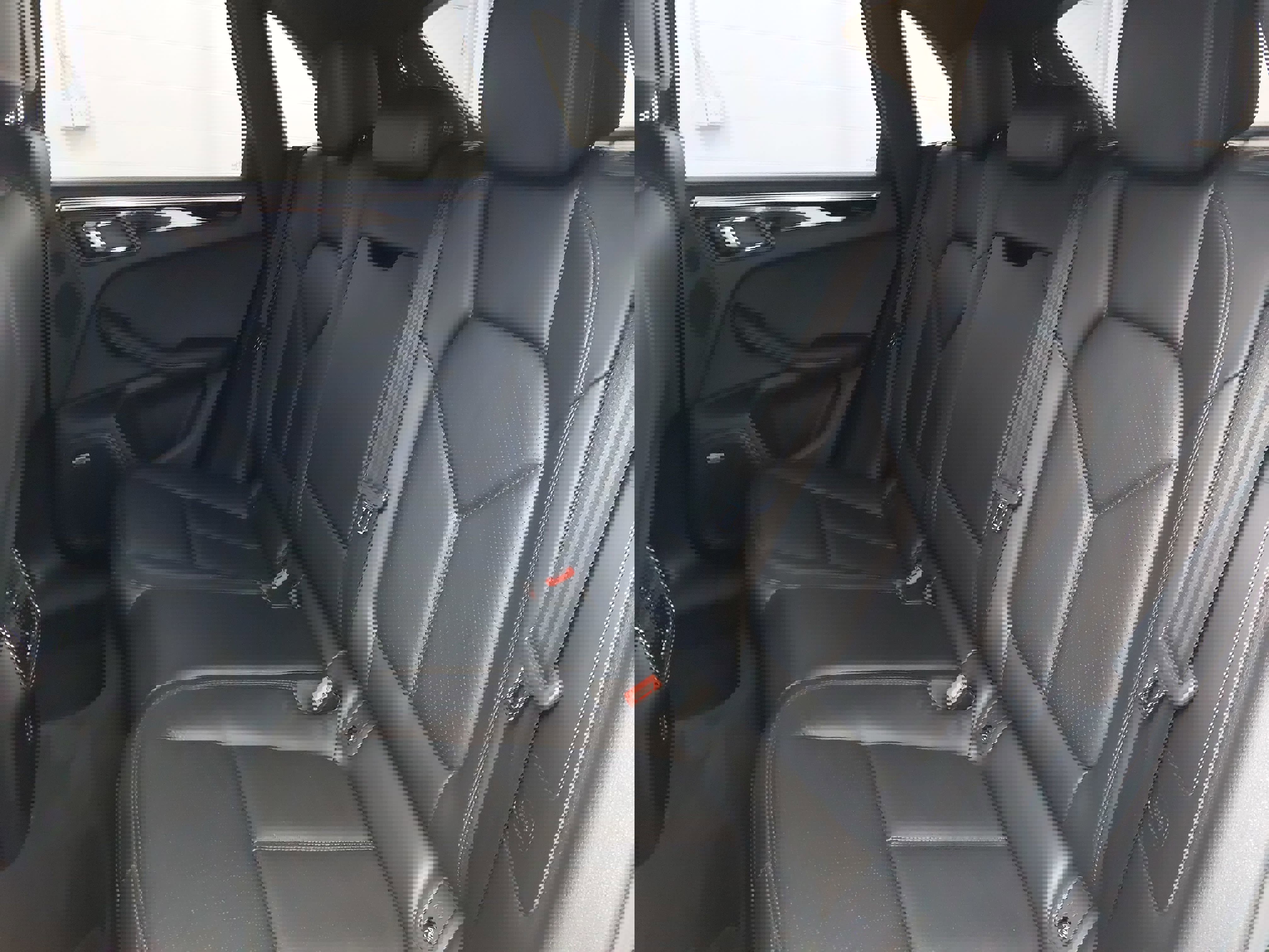 Used 2022 Porsche Macan w/ Premium Package Plus image 16