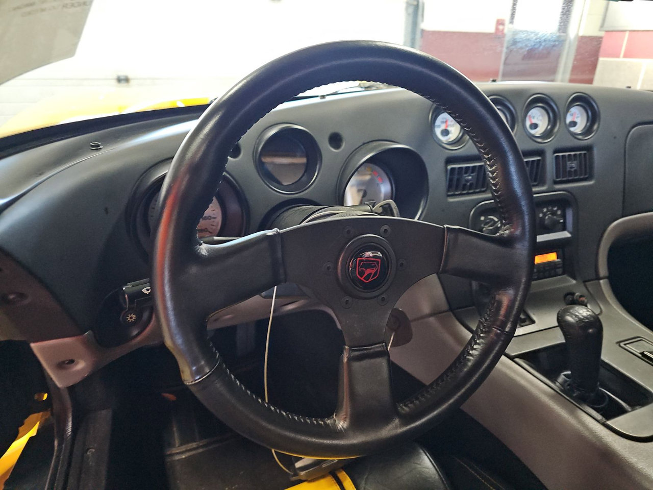 Used 1994 Dodge Viper RT/10 image 8