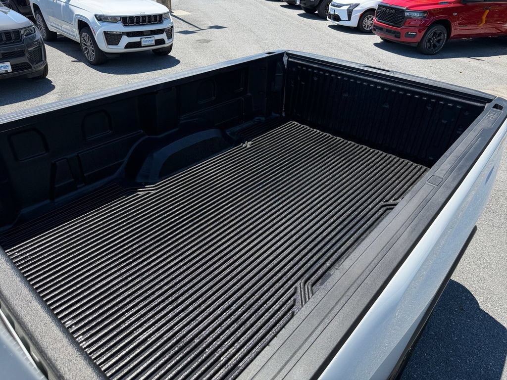 Used 2025 Chevrolet Silverado 3500 W/T AWD/4WD image 16