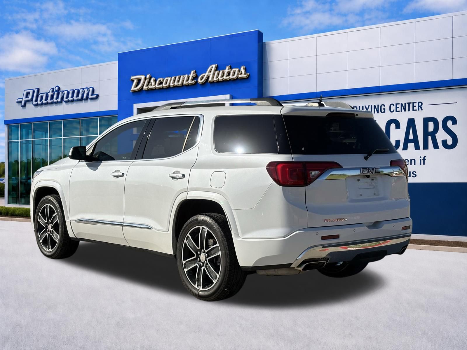 Certified 2019 GMC Acadia Denali w/ Technology Package FWD image 5