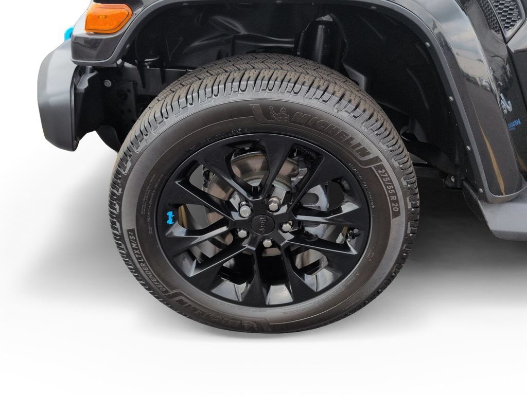 Used 2022 Jeep Wrangler Unlimited Sahara w/ Cold Weather Group AWD/4WD image 28