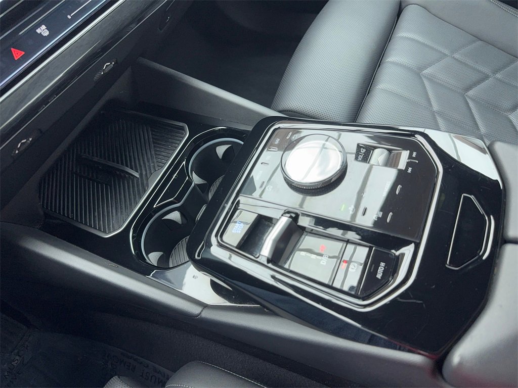 Used 2024 BMW i5 eDrive40i image 33