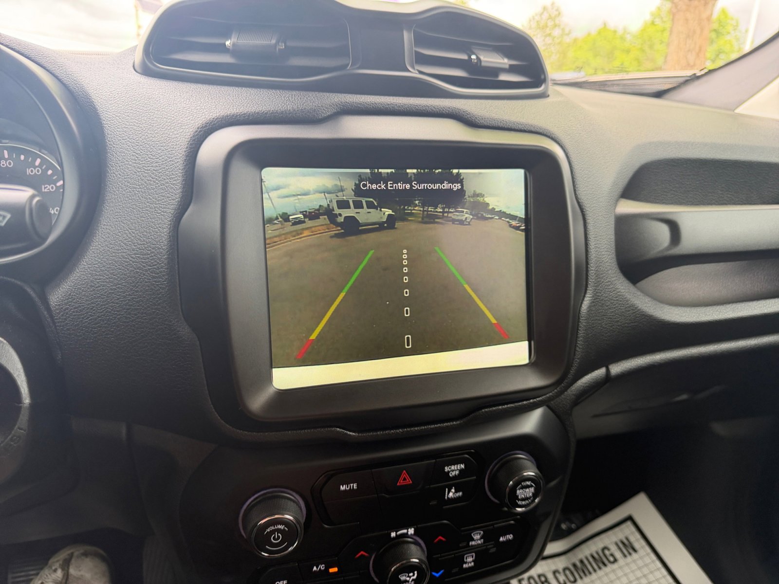 Used 2023 Jeep Renegade Altitude AWD/4WD image 29