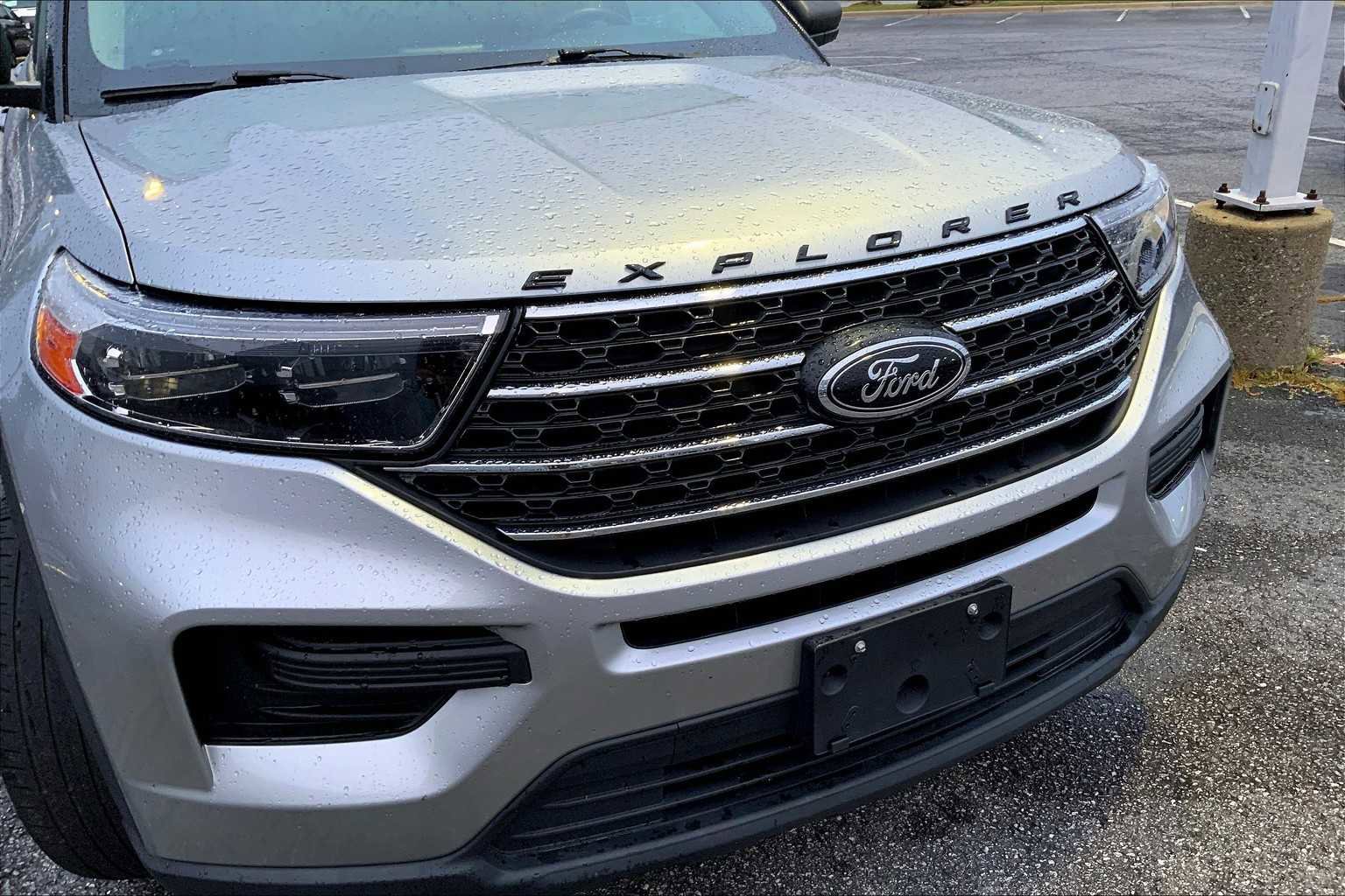 Used 2022 Ford Explorer XLT image 55