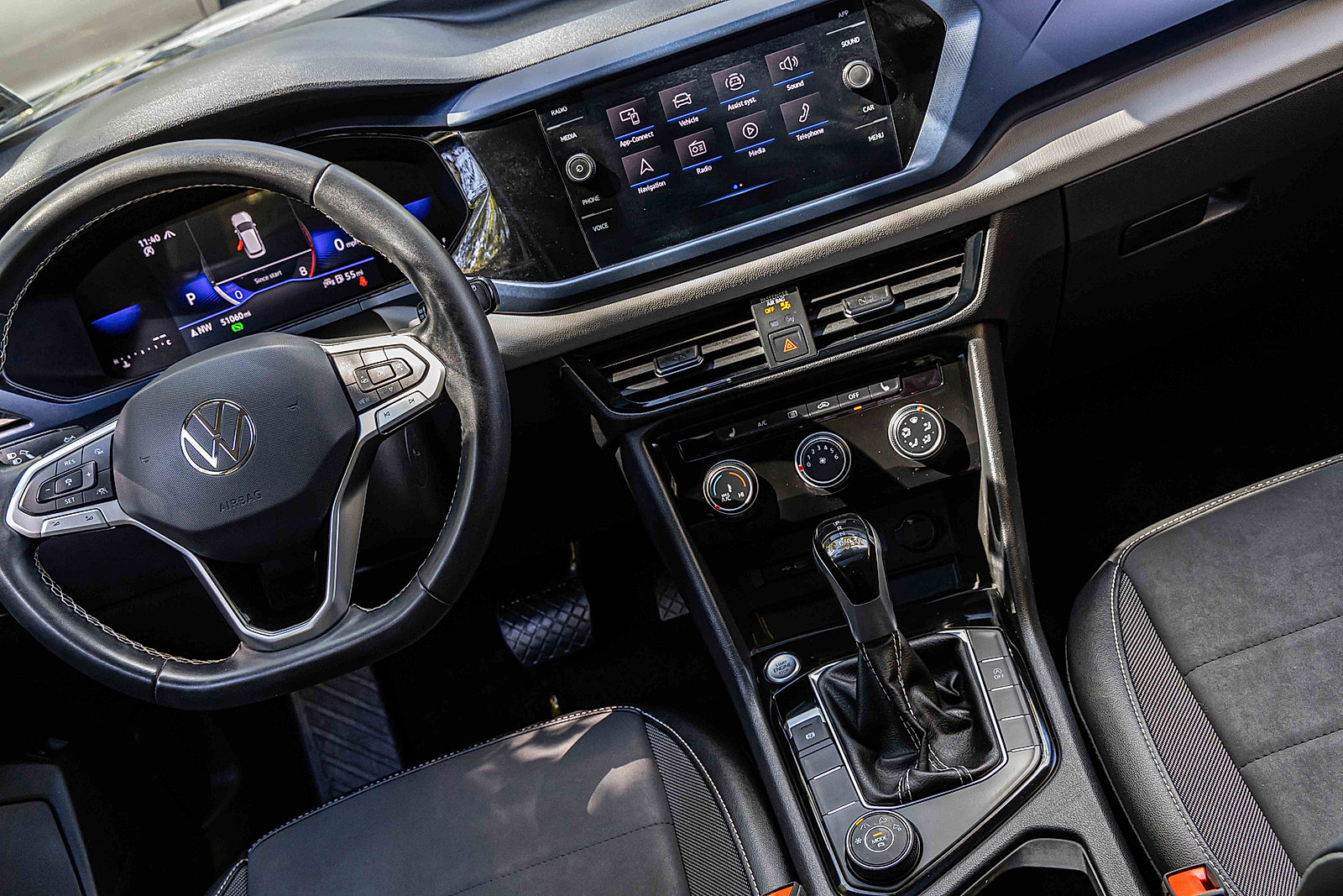 Used 2023 Volkswagen Taos SE w/ Panoramic Sunroof Package image 20