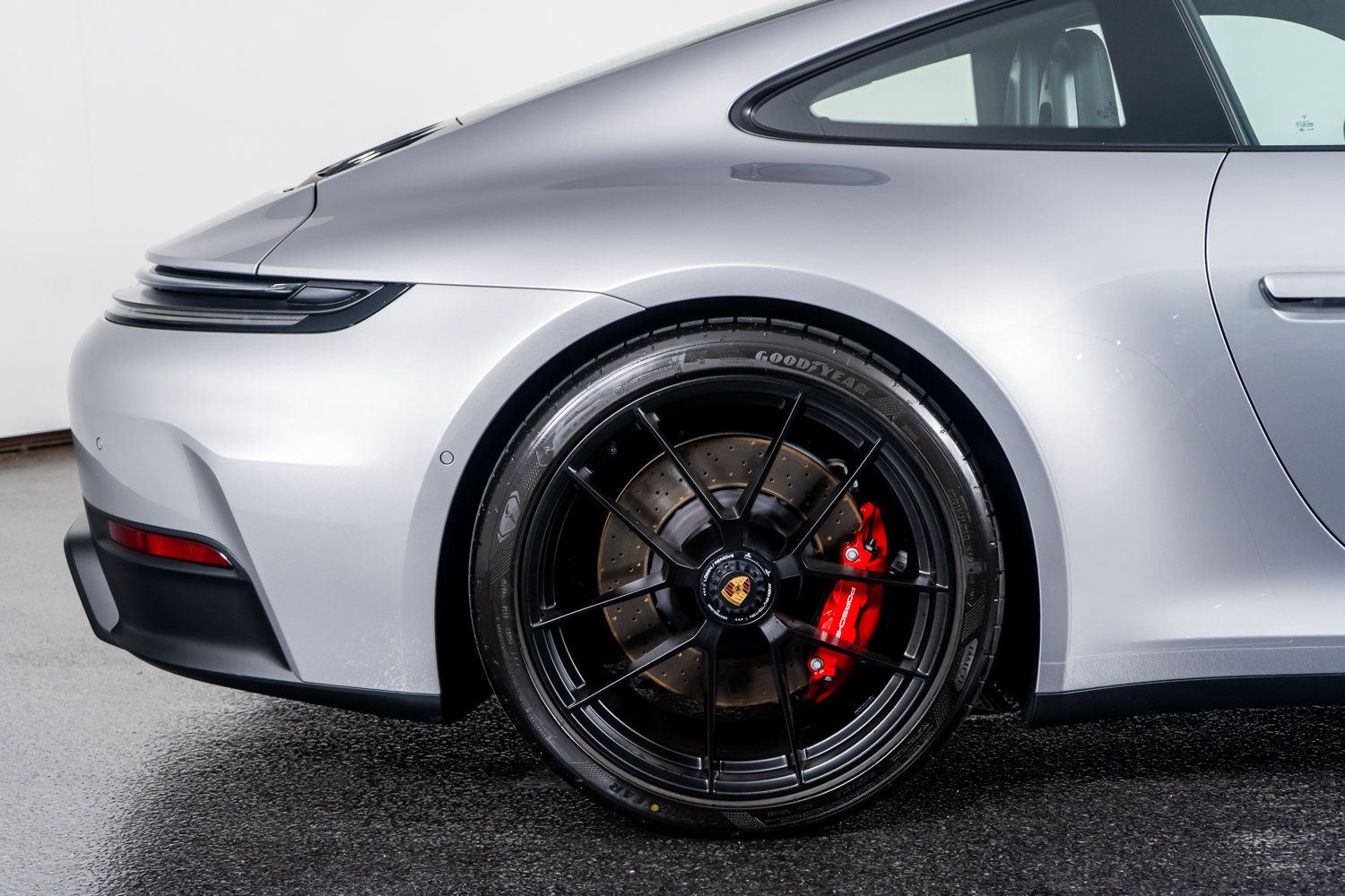 Used 2025 Porsche 911 Carrera GTS image 8