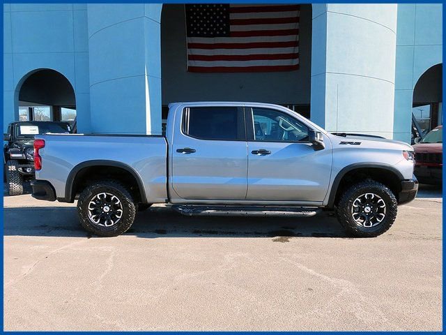 Used 2023 Chevrolet Silverado 1500 ZR2 w/ Technology Package AWD/4WD image 1