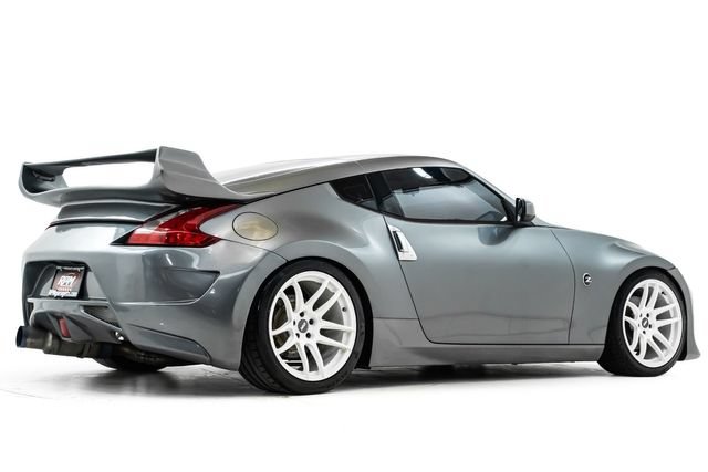 Used 2016 Nissan 370Z Coupe RWD image 3