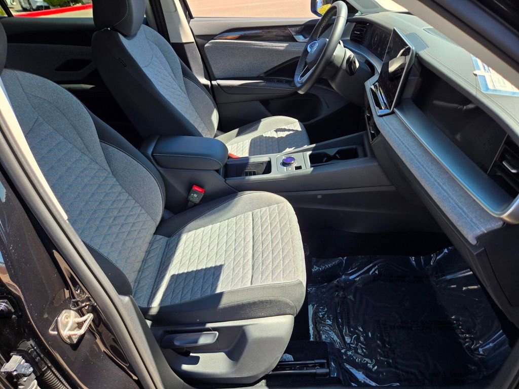 Certified 2025 Volkswagen Tiguan S FWD image 13