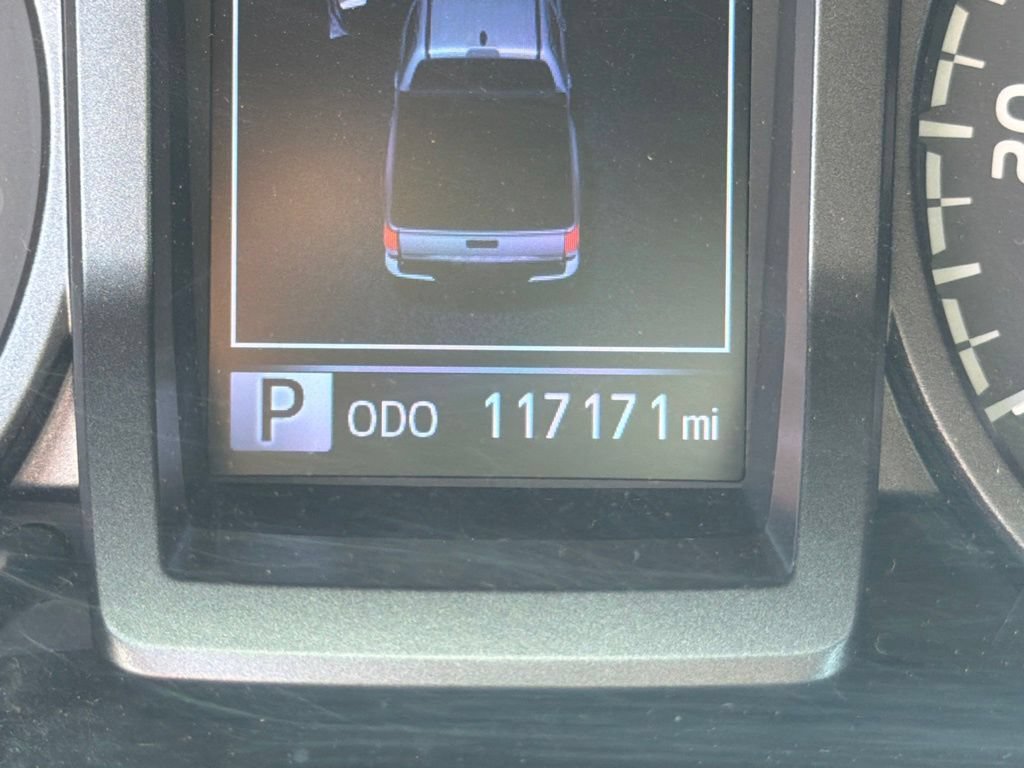 Used 2017 Toyota Tacoma TRD Sport w/ Tow Package (A/T) AWD/4WD image 22