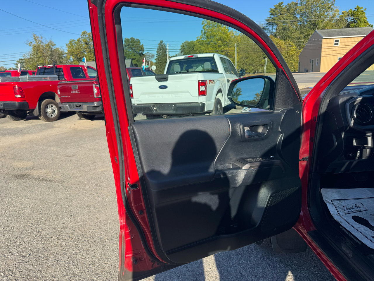 Used 2016 Toyota Tacoma TRD Sport image 13