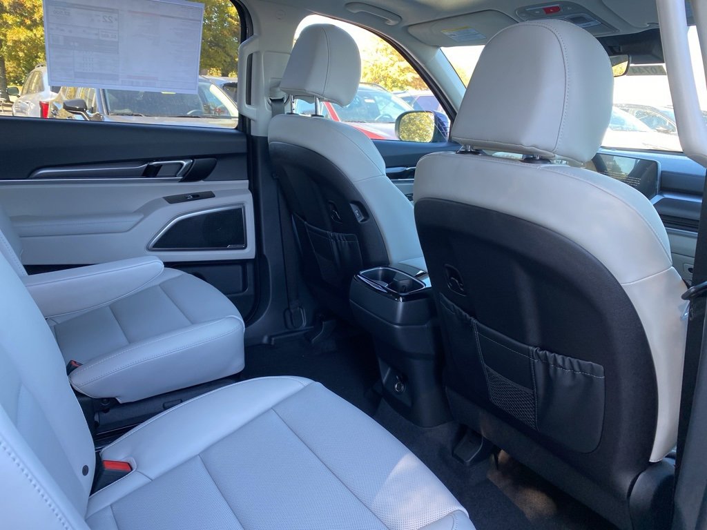 New 2025 Kia Telluride S image 25