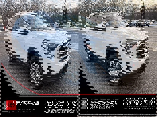 Used 2019 GMC Terrain SLE w/ Driver Convenience Package image 1