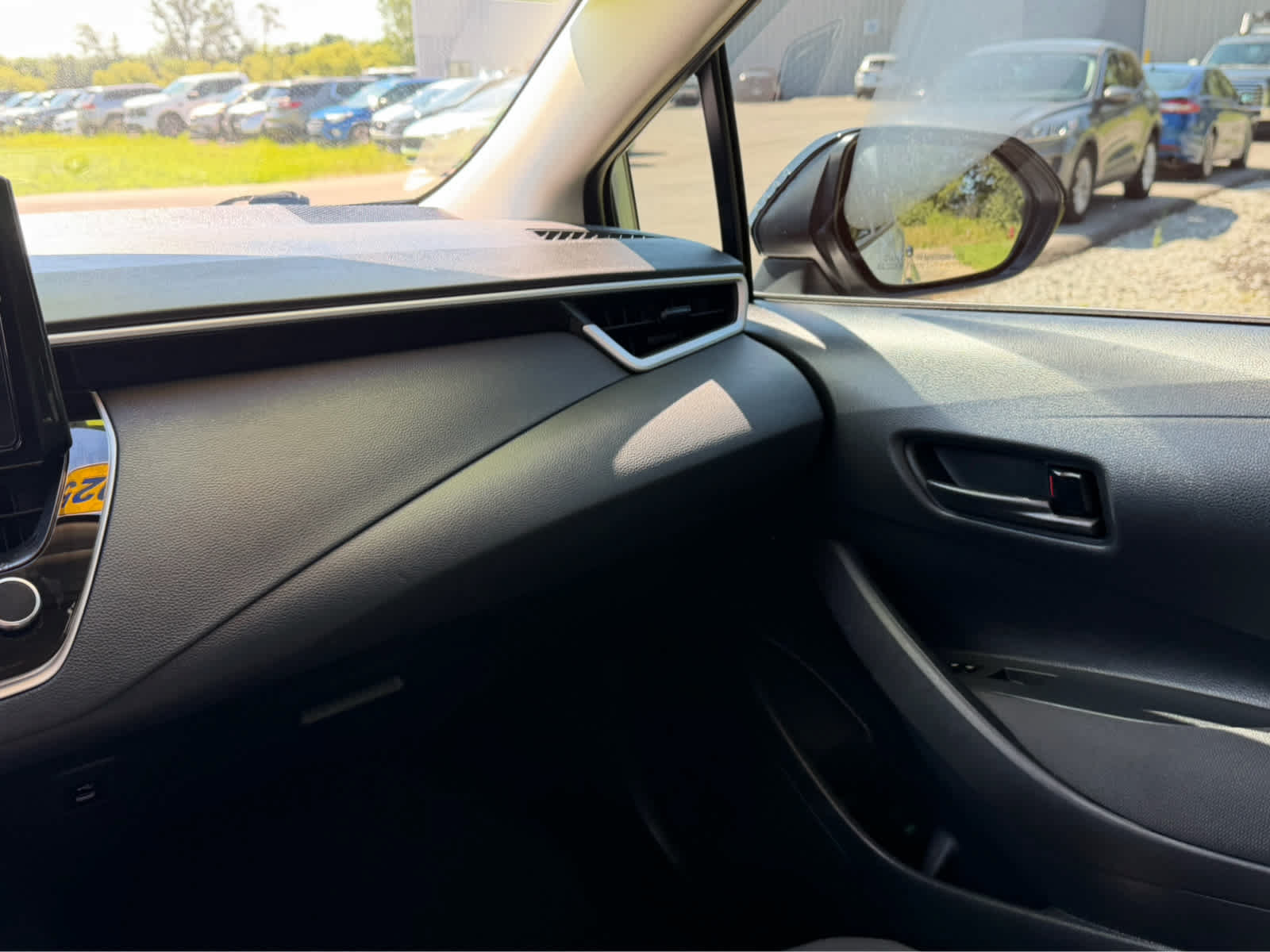 Used 2025 Toyota Corolla LE FWD image 19