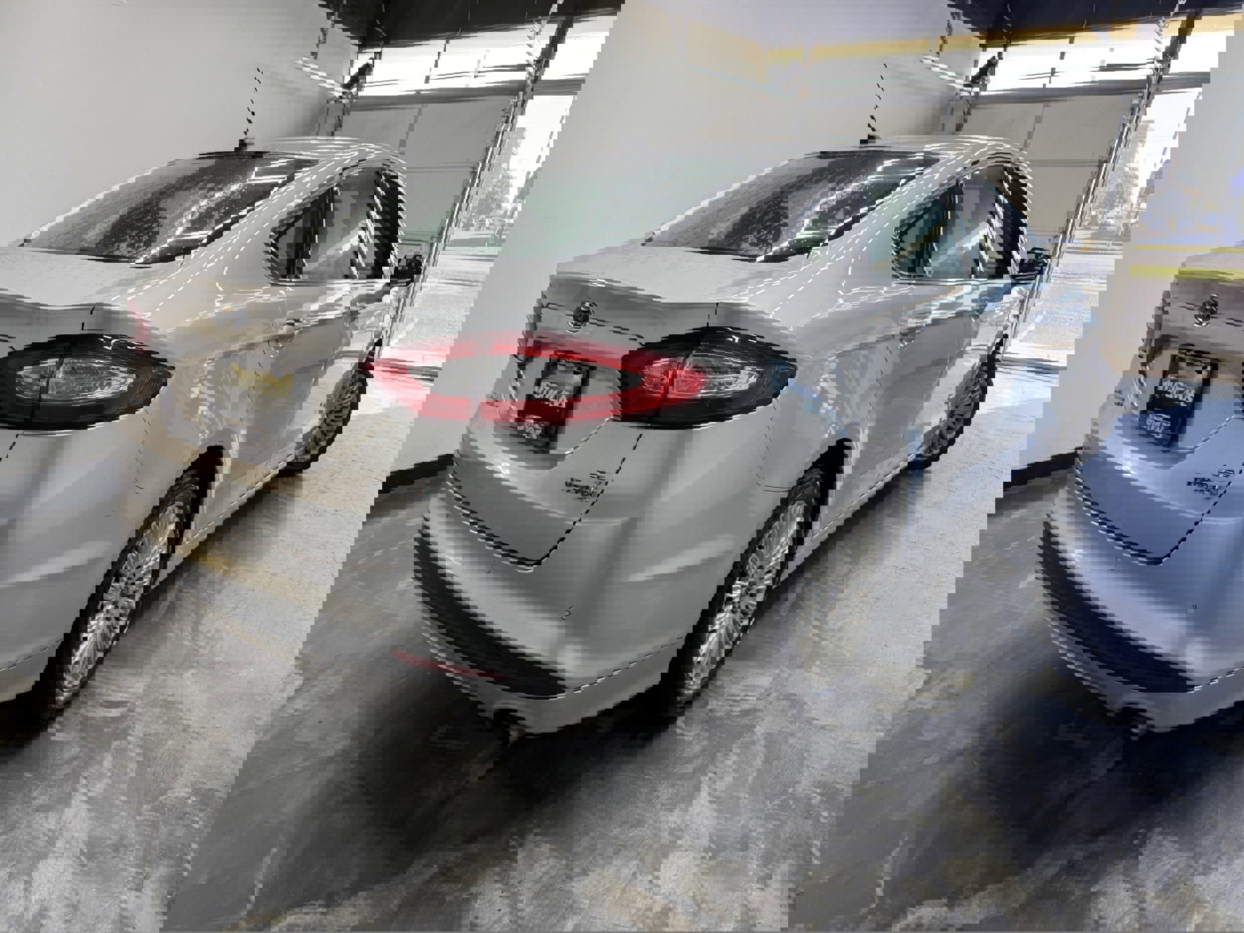 Used 2013 Ford Fusion SE image 3