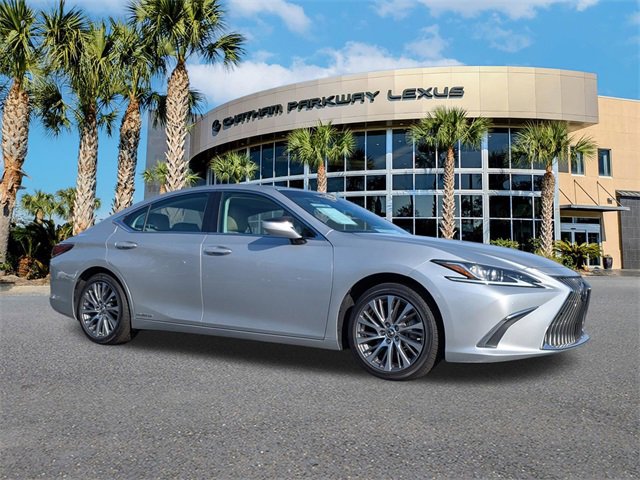 Used 2021 Lexus ES 300h w/ Premium Package image 2