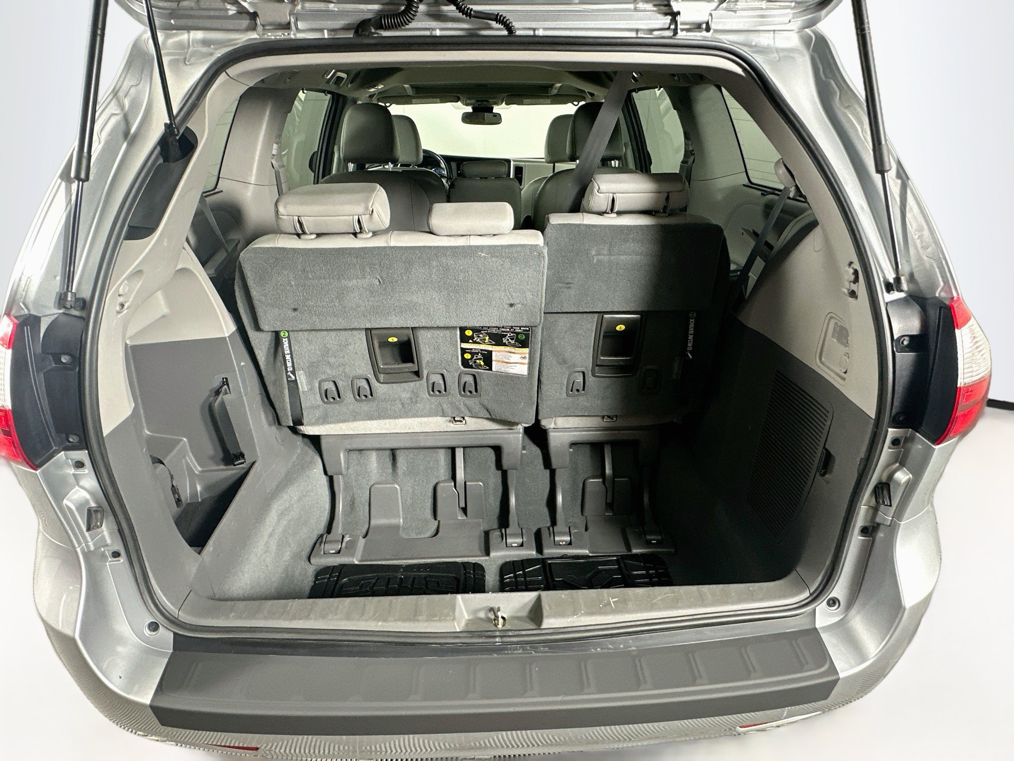 Used 2019 Toyota Sienna XLE FWD image 31