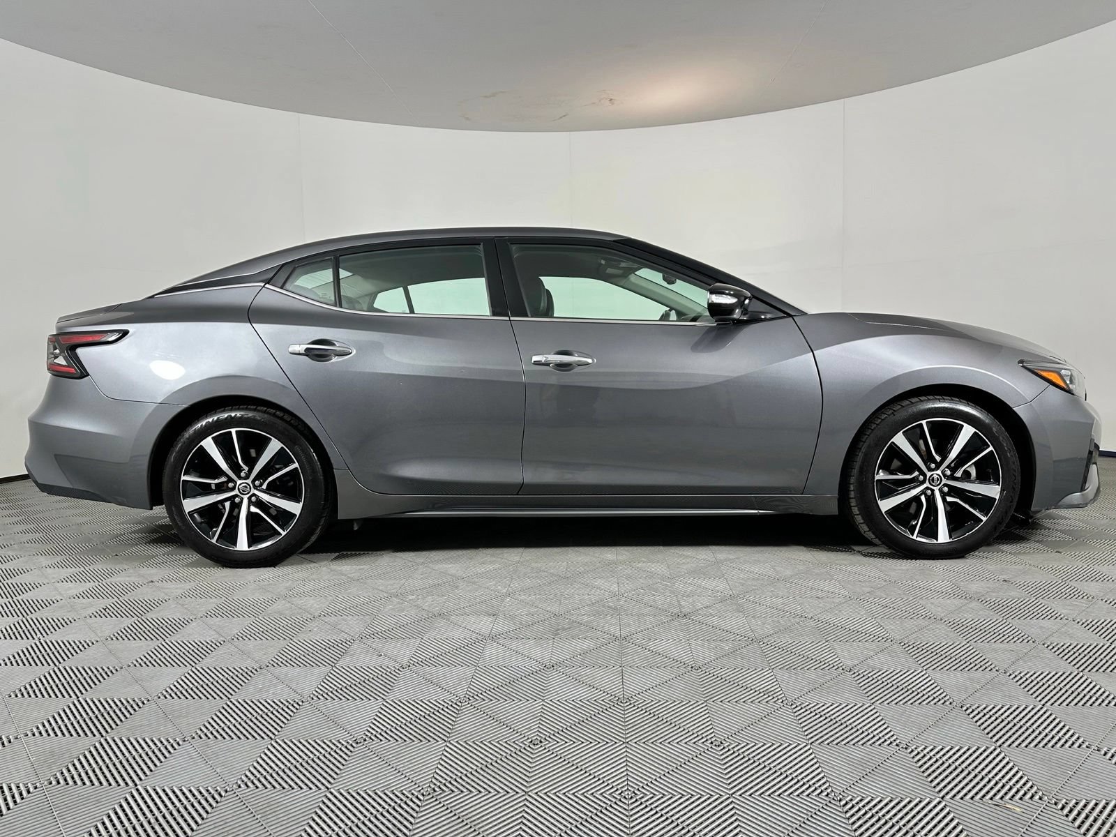 Used 2022 Nissan Maxima SV w/ Floor Mat Group FWD image 23