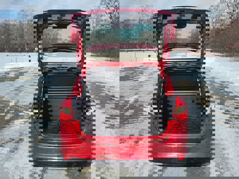 Used 2012 Ford Focus SE w/ SE Sport Pkg image 10