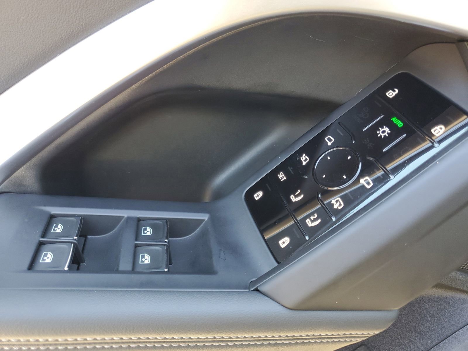 Used 2025 Audi Q5 Premium w/ Convenience Package image 20